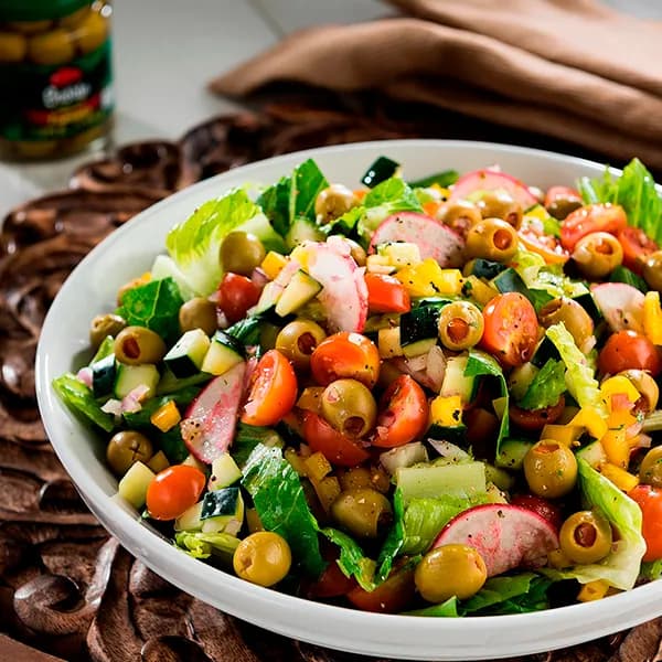 Ensalada Mixta con Aceitunas
