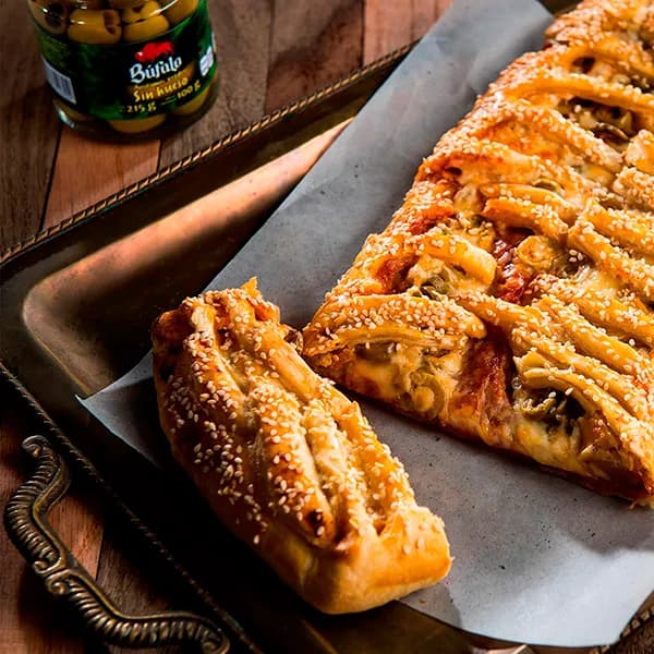 Trenza de Pizza con Aceitunas
